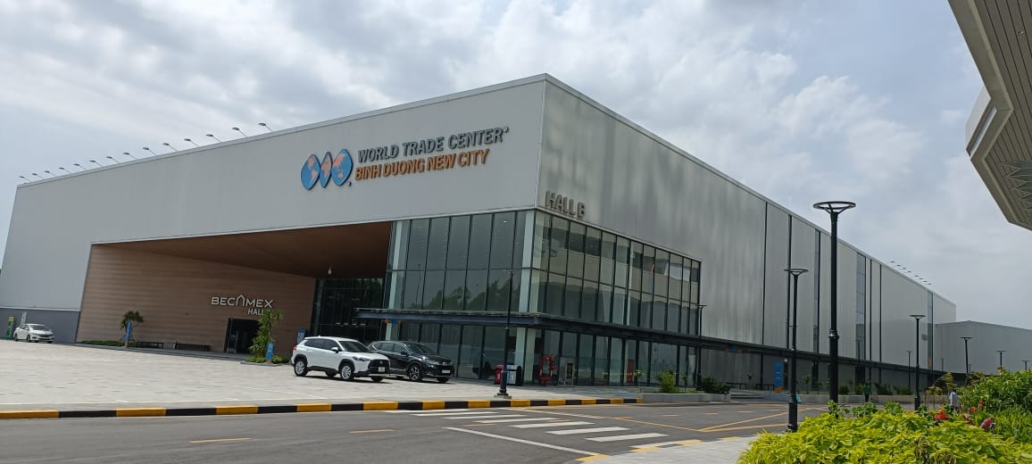 Industry leaders networking at International Pharma Exhibition 2026
Pharma Eurasia global pharma event